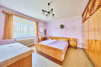 Prodej rodinného domu se 2 byty, dvougaráží a zahradou v Tru - 13