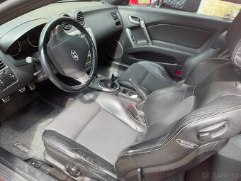 Hyundai coupe 2.0 - 13