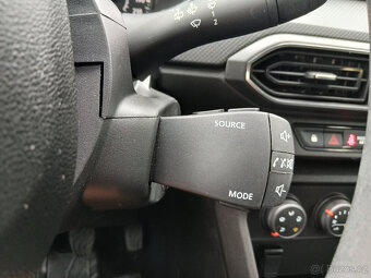 Dacia Sandero 1.0Tce jen 30.000 Km nová STK - 13