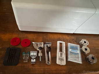 Šicí stroj Victoria Graffiti - pěkný - 13