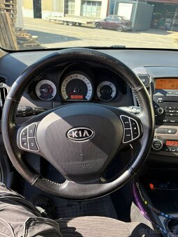 Kia ceed sport coupe 1.6CRDi - 13