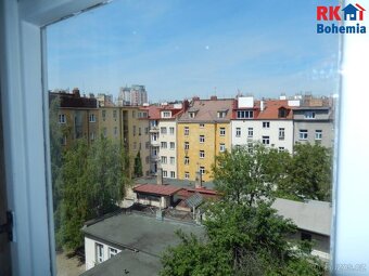 Nabízíme k pronájmu  byt 1+kk o ploše  27m2 ve 4NP bez výtah - 13