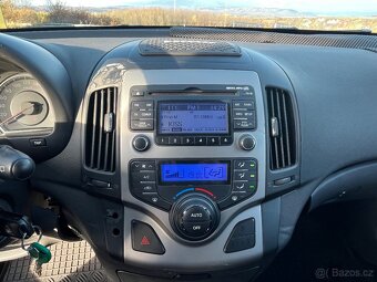 Hyundai I30cw 1,6i 92kw VYHŘÍVANÁ SEDADLA - 13