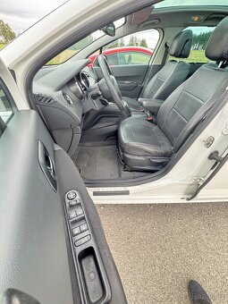 Peugeot 5008 – 7 míst k sezení – 2.0 HDi 110 kW - 13