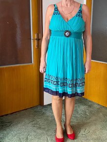 Šaty plesové a zimní - 13