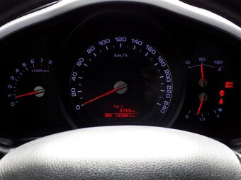 Kia Sportage 2.0 CVVT 4x4 120kW PANORAMA, KAMERA, ZÁVĚS - 13