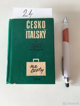 Slovníky, učebnice- francouzské, španělské, italské, němec - 13