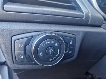 Ford Mondeo 2,0 TDCi 132kW Titanium Manuál - 13