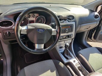 Ford Focus 1.6i 74 kW, hatchback, manual, 2011, 140tkm - 13