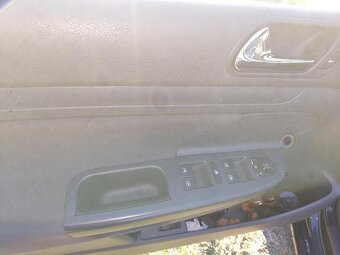 Volkswagen GOLF V  1,9 TDI, 5 dveří , TOP STAV - 13