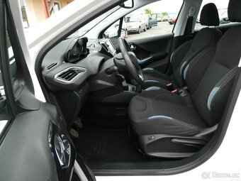 Peugeot 208 1.6i 88kW serviska, 2x kola, klima - 13