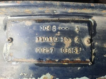 Mercedes W110 200 D, motor v chodu, z 90% kompletní - 13