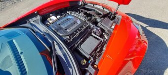 Chevrolet Corvette 6.2 L LT4 supercharged V8 (Z06) - 13