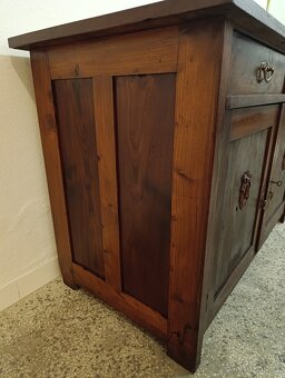 Starožitná komoda, nábytek z masívu, Nábytek s příběhem - 13