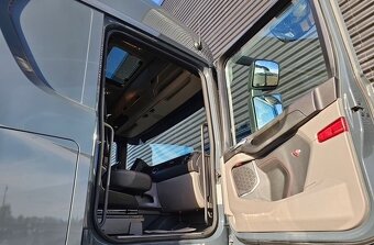SCANIA S 730 V8 6x4 hydraulika 66t tahač návěsů - 13