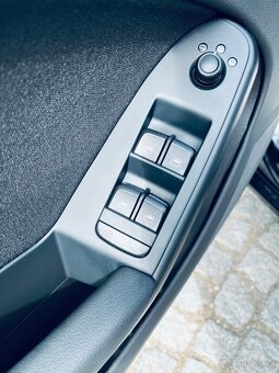 Audi A4 B8 2.0. TDI, černá barva - 13
