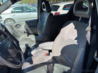 Chrysler Grand Voyager 2.8 CRD Automat 7 Míst - 13