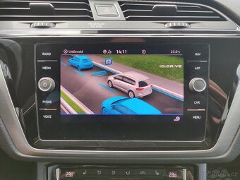 VW Touran TDi DSG FullLED VIRTUAL VYHŘ.SEDAČKY MY21 - 13