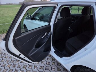 Hyundai i30 combi, 1.6 CRDi, 85 kW, Smart+, ČR, DPH - 13