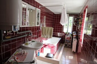 Nabízím k prodeji komerční areál o celk. rozměrech 2671 m2 - 13