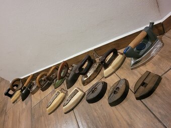 Staré žehličky a dózy - 13