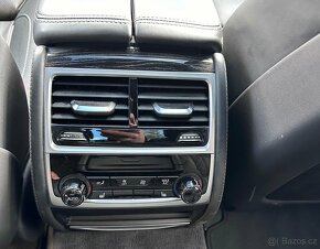 BMW 750i panorama,headuo 75tkm odpočet DPH - 13