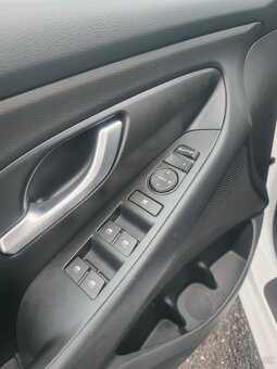 Prodám Hyundai i30 1.6 crdi hybrid - 13