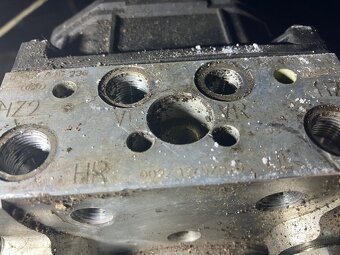 VW	Phaeton ABS Unit (ABS Brake Pump) 0265950105 - 13