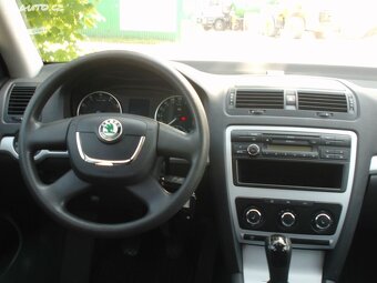 Škoda Octavia 1,6Mpi Kombi 1.majitel,serviska,PDC - 13