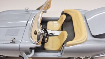 1:18 JAGUAR E CABRIO, 1 - 13