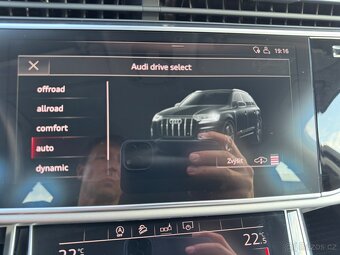 Audi Q7 2020 TOUR KESSY CAM 360 MATRIX TAŽNÉ VZDUCH 69t km - 13