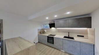 Dlouhodobý pronájem 3kk 82m2 v RD , Košická -Sokolov - 13