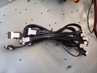 PC skříň (case) Chieftec se zdrojem a kolečky - 13