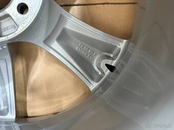 ORIGINÁLNÍ ALU KOLA AUDI A5 8T0601025F ET 32 8.5Jx19H2 - 13