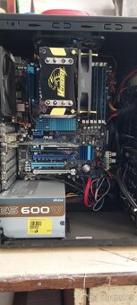 Stolní počítač Akasa - 13