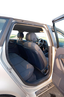 Audi A3 sportback 1,6MPI 75kw, serviska, výhřevy - 13