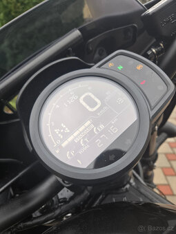 Prodám nově zajetou Hondu Rebel 1100, mraky doplňků - 13