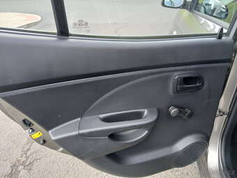 Kia Picanto 1.1i MÁLO NAJETO serviska - 13