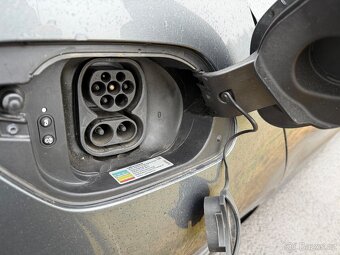 Volswagen e-Golf 100kW FCL/TČ/VIRTUAL/KESSY/DPH - 13