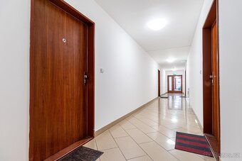Prodej bytu 1+kk, 76 m2 s terasou a zahradou, Praha 5 - Stod - 13