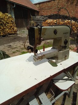 Průmyslový šicí stroj - 13