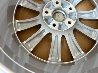 ORIGINÁLNÍ ALU KOLA HYUNDAI I40 8Jx18 ET46 5X114,3 - 13