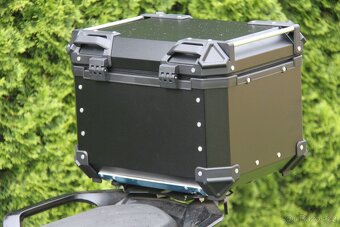 nový motokufr 45 l - na jednu velkou přilbu - 13