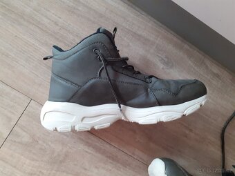 Prodám jun. kotníkové boty Jasper vel. 40,  stélka 25,5cm - 13