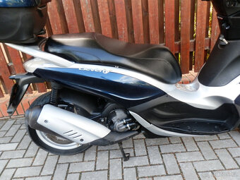 Piaggio Beverly 300 - 13