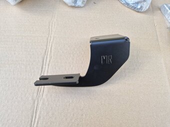 boční nášlapy + montážní příslušenství Renault Captur II 820 - 13