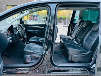 Volkswagen Sharan 2.0TDI AUT Bi XENONY VÝHŘEV HIGHLINE TAŽNÉ - 13