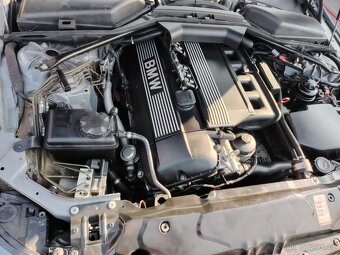 Prodám BMW (E60) 520i - 13