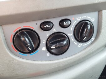 OPEL Vivaro 2.5 CDTi 107kW 8-míst WESTFALIA - 13