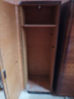 SKŘÍŇ policová - pěkný stav// SKŘÍŇ TON - ŠATNÍ + ÚZKÁ SKŘÍŇ - 13